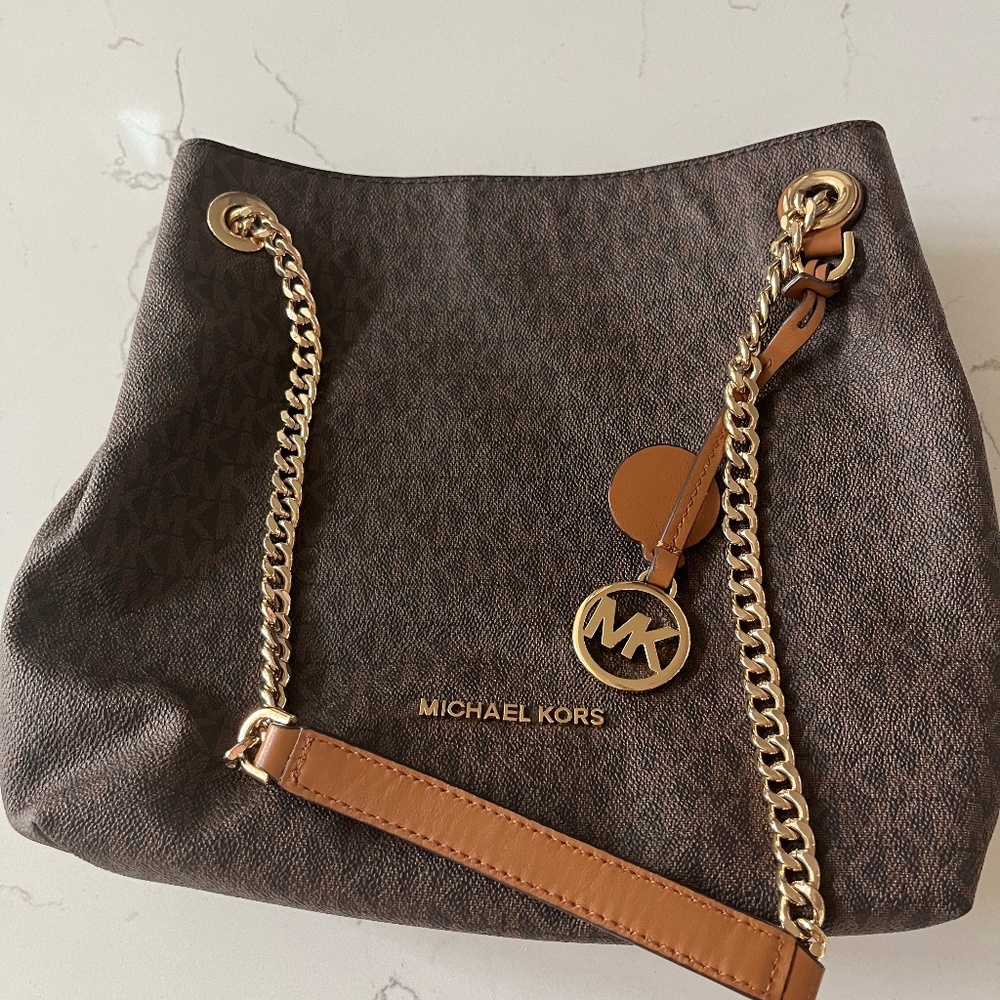 Michael Kors Jetsetter Chain Shoulder Bag